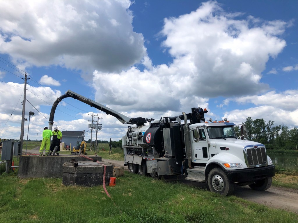 Syracuse Vacuum Excavator Vacuum Truck Services Hydrovac Company